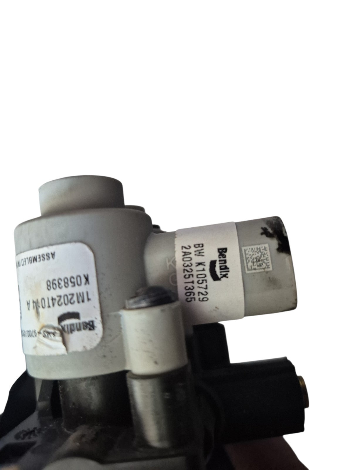 Bendix Solenoid Bank K058398. K052248 - Image 5