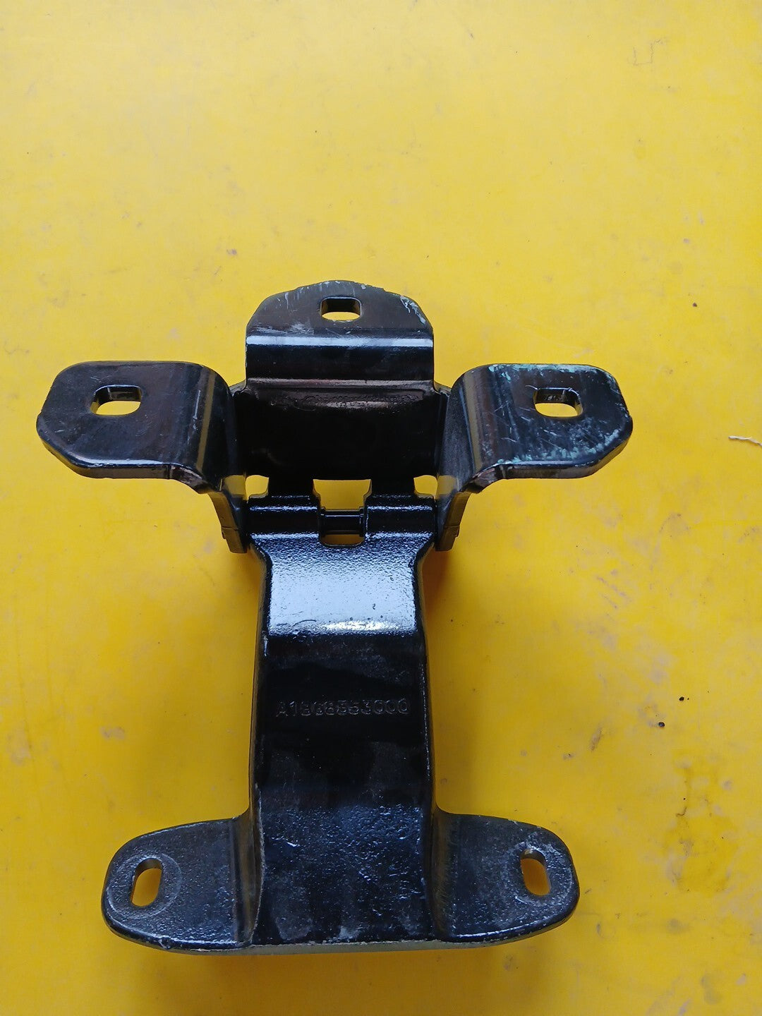Freightliner Cascadia 2019-25 RH Top Door Hinge A1868553000