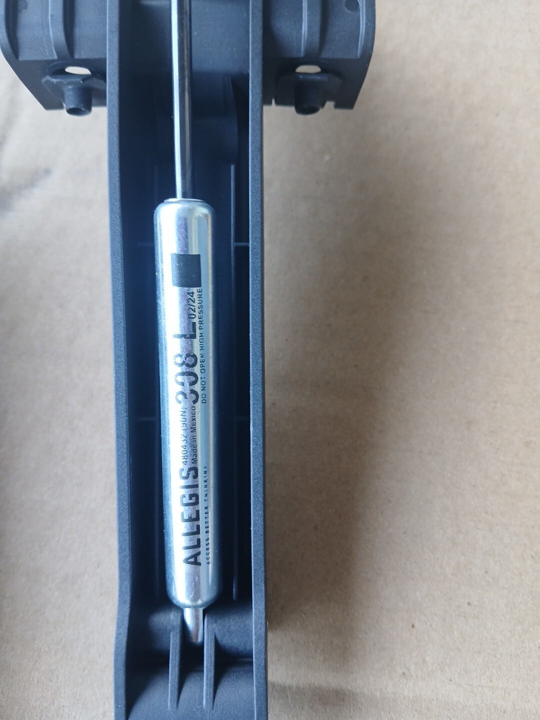 Freightliner Cabinet Gas Hinges Allegis 308L - Image 2