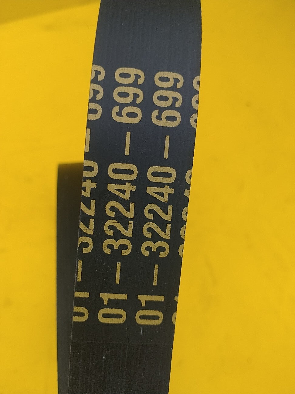 Freightliner Accessory Belt 01-32240-699   8rib 1699MM - Image 2